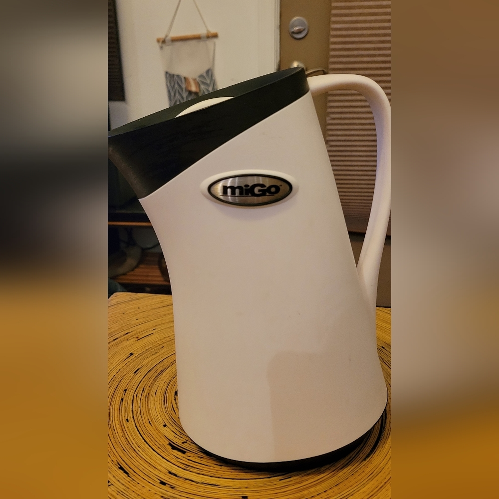 Migo (Starbucks)Thermal Coffee Carafe 32 oz Pitcher